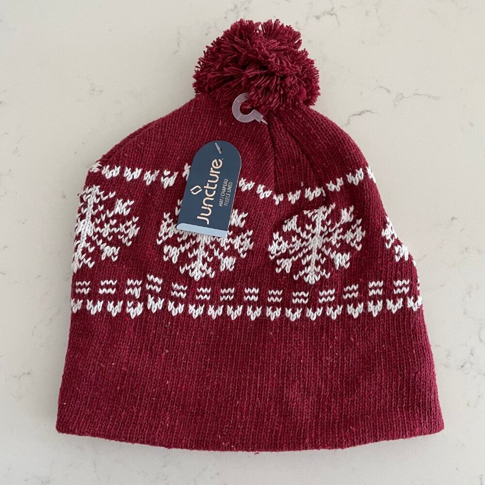 Juncture Outdoor Fleece Lined Knit Hat w Pom Pom Winter Theme Red + Wht OS NWT
